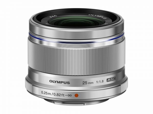 Olympus M.Zuiko 25mm/1,8 ED silber, inklusive Sonnenblende