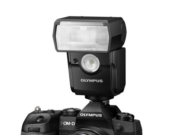 Olympus FL-700WR Blitzgerät