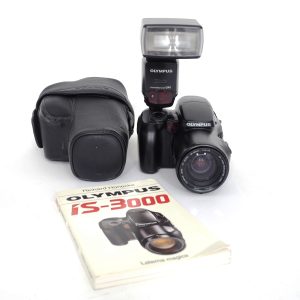 Olympus IS-3000 Kleinbildkamera mit Olympus 640 Blitzgerät, Anleitung, Tasche, inkl. 20% MwSt.