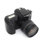 Canon EOS 1000 FN Gehäuse + EF 28-80mm/3,5-5,6 II + Speedlite 300EZ Blitzgerät, Anleitung, inkl. 20% MwSt.