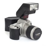Canon EOS 500 N Gehäuse + EF 28-90mm/3,5-5,6 + Speedlite 300 EZ Blitzgerät, inkl. 20% MwSt.