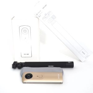 Ricoh Theta M15 Digitalkamera gold mit TM-2 Stick, OVP