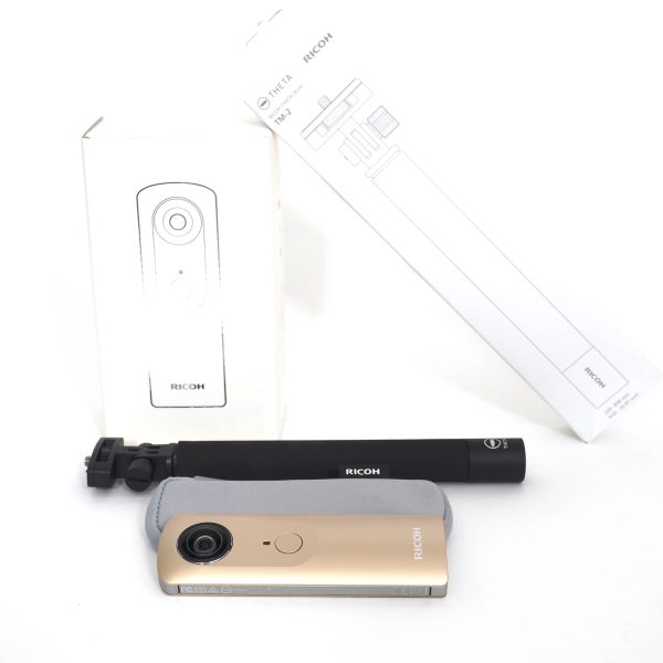Ricoh Theta M15 360° Panorama Digitalkamera gold mit TM-2 Stick, OVP