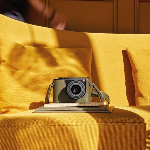 Leica Protektor Q3, Leder, olivegrün, ArtNr. 19653 – Bild 3