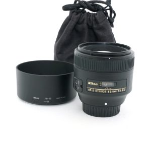 Nikon AF-S 85mm/1,8 G, Sonnenblende, Beutel