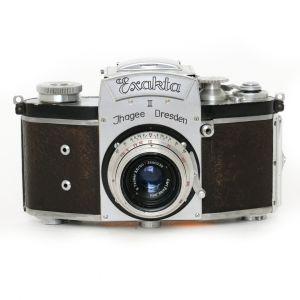 Exakta II Gehäuse Sn.663231 2. Version mit Zeiss Jena T 50mm/3,5 chrom Sn 3680239 serviciert, Tasche