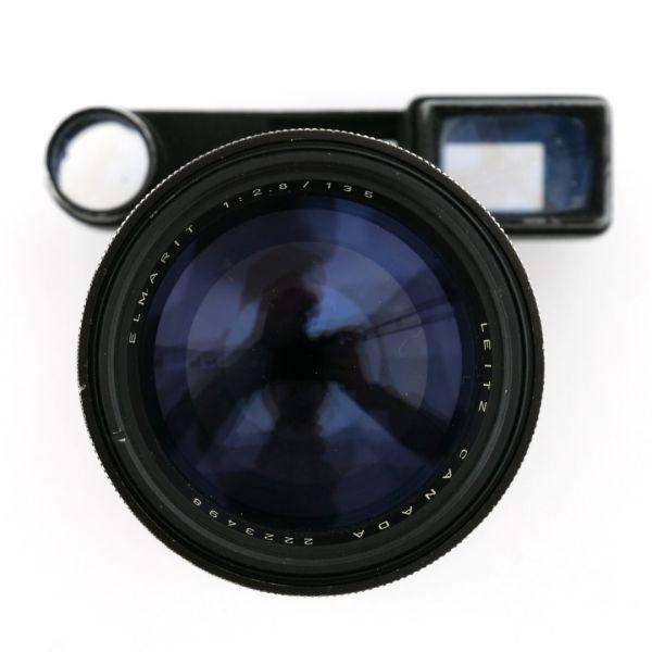 Leica M Elmarit 135mm/2,8 Sn.2223498, ArtNr.11829, (Linse innen staubig, leichte Kratzer), mit Brille – Bild 3