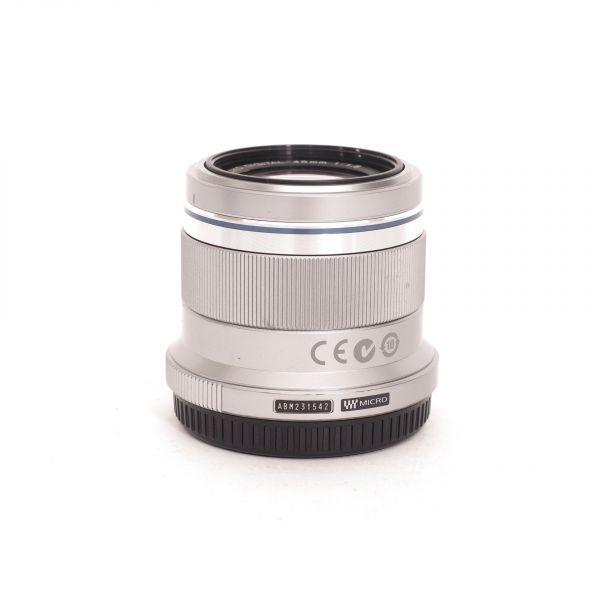 Olympus M.Zuiko 45mm/1,8 MSC, silber, OVP, Schraubsonnenblende – Bild 2