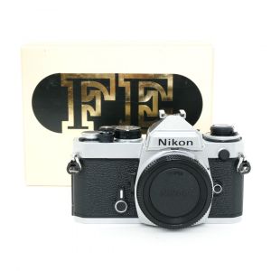 Nikon FE Gehäuse, chrom, OVP (Wie Neu!)