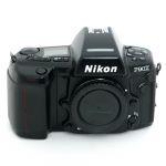 Nikon F90X Gehäuse mit Nikon MB10 Batteriegriff