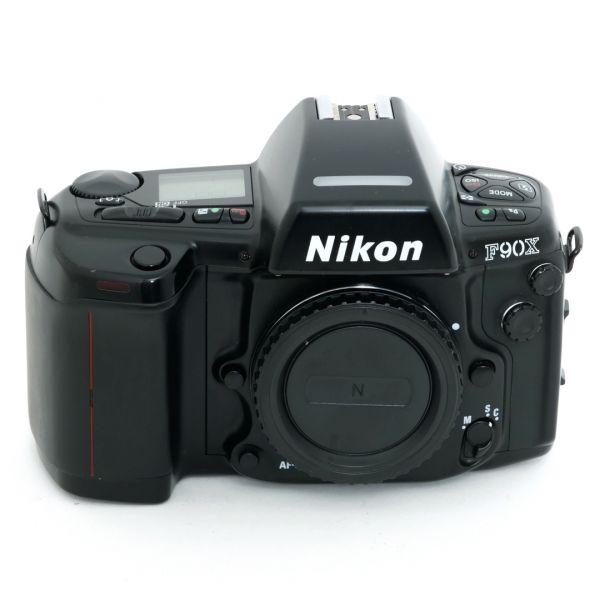 Nikon F90X Gehäuse mit Nikon MB10 Batteriegriff