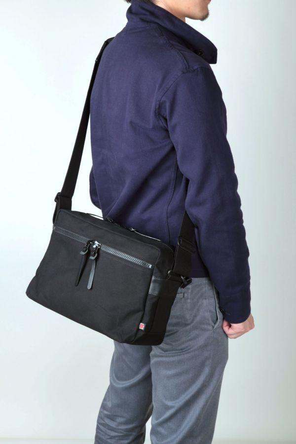 Artisan & Artist Canvas camera bag ACAM 3000 Black – Bild 3