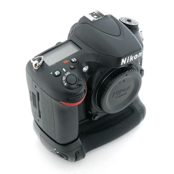Nikon D 600 Gehäuse (11321 Auslösungen) inkl. Meike Griff – Bild 2