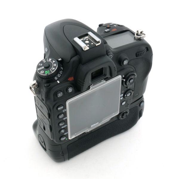 Nikon D 600 Gehäuse (11321 Auslösungen) inkl. Meike Griff – Bild 3