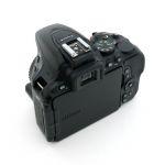 Nikon D5500 Gehäuse (26356 Auslösungen), Teil der Belederung fehlt, OVP