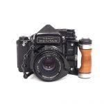 Pentax Asahi 6×7 Mittelformatkamera + 90mm/2,8 LS Takumar, Holzgriff, Riemen, Fokusring