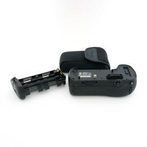 Nikon MB-D 12 Griff für D800, D810, Batterieeinsatz AA, Tasche