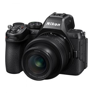 Nikon Z 5 II + Z 24-50mm/4-6,3 *Einführungs-Aktion (gratis Akku + Ladegerät)