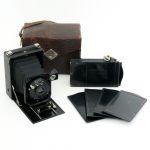 Voigtländer Plattenkamera mit Spezial Aplanat 10,5cm/8 mit Rollex Patent Rollfilteradapter, 6×9 Kasette, Tasche, inkl. 20% MwSt.