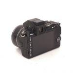 Nikon 1 V2 Gehäuse (1825 Auslösungen) + 1 Nikkor 10-30mm/3,5-5,6 VR schwarz, OVP, Bereitschaftstasche