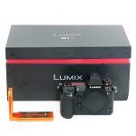 Panasonic Lumix DC-S1R Gehäuse (7385 Auslösungen), OVP, inkl. L-Bracket