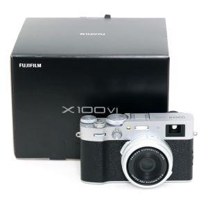 Fujifilm X100VI Digitalkamera (unter 2000 Auslösungen), silber, OVP, 1 Jahr Garantie