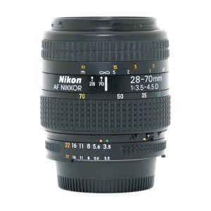 Nikon AF 28-70mm/3,5-4,5 D (leichter Staub im Linsensystem, kein Einfluss auf Bildqualität)