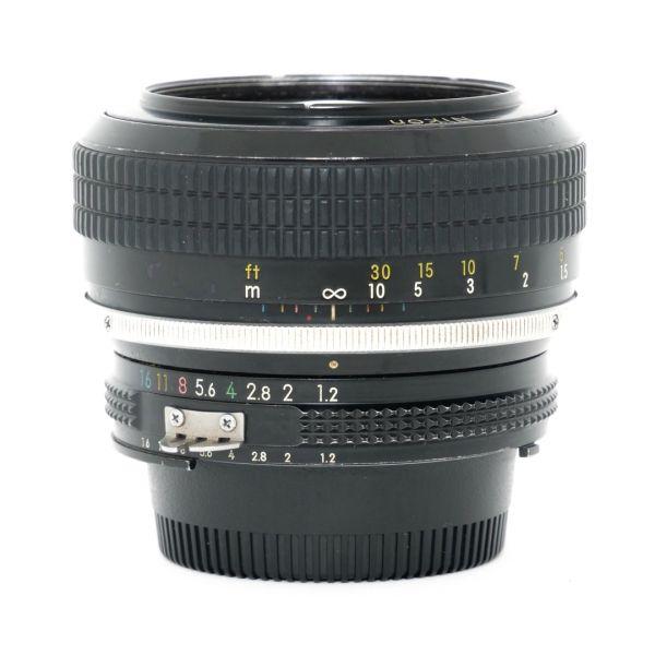 Nikon MF 55mm/1,2 Ai (Putzspuren auf der Frontlinse)