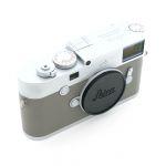 Leica M10-P Gehäuse silber Sn.5491728 ArtNr.20022 A La Carté, Silberne Belederung, Rote Gravur der Verschlusszeiten und ISO Einstellrad, OVP