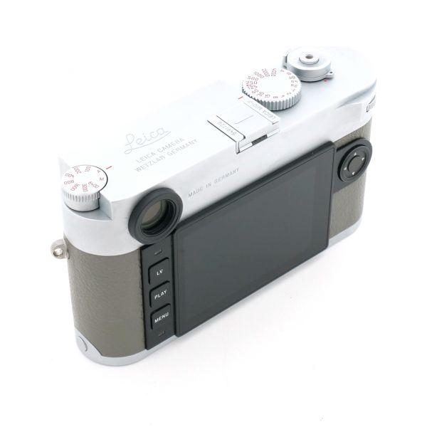 Leica M10-P Gehäuse silber Sn.5491728 ArtNr.20022 A La Carté, Silberne Belederung, Rote Gravur der Verschlusszeiten und ISO Einstellrad, OVP – Bild 3