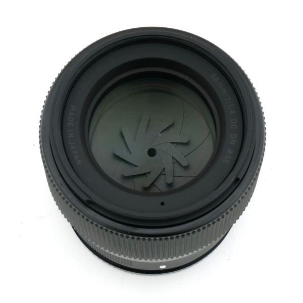 Sigma AF 56mm/1,4 DC, DN, Sonnenblende, für Sony E – Bild 3