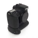 Canon EOS 90 D Gehäuse (unter 7000 Auslösungen) mit BG-E14 Hochformatgriff