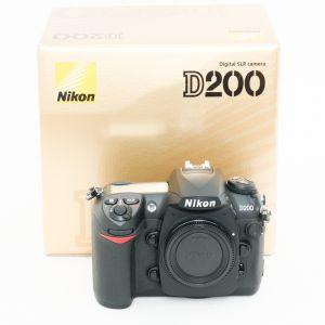 Nikon D200 Gehäuse (4601 Auslösungen) OVP, 2. Akku