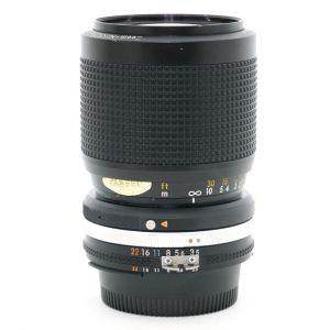 Nikon MF 35-105mm/3,5-4,5 AIS (leichter Staub im Linsensystem, kein Einfluss auf Bildqualität)