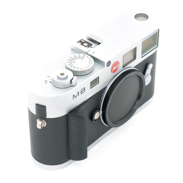 Leica M 8 Gehäuse silber Sn. 3101924, Art. Nr. 10702, inkl. 2 Nachbauakkus und Griffleiste – Bild 2