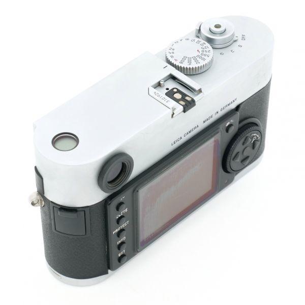Leica M 8 Gehäuse silber Sn. 3101924, Art. Nr. 10702, inkl. 2 Nachbauakkus und Griffleiste – Bild 4