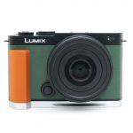 Panasonic Lumix DC-S9 olive + Lumix S 26mm/8 + Smallrig Handgriff orange Special Kit