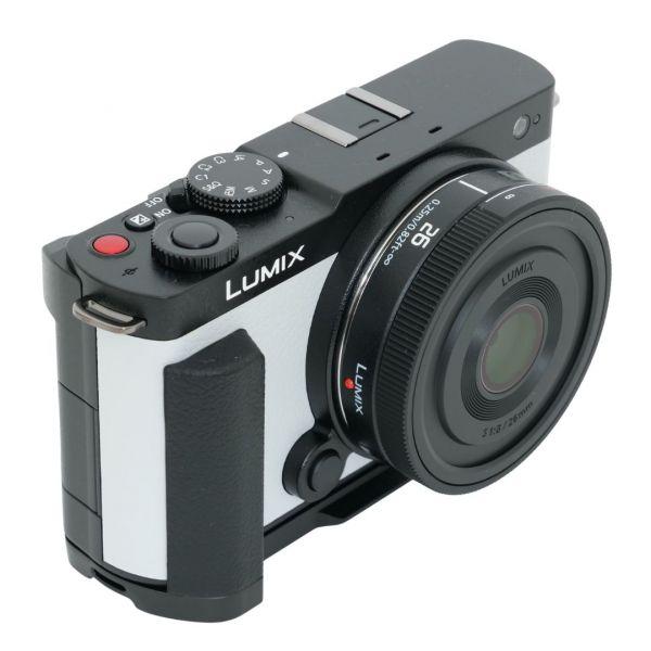Panasonic Lumix DC-S9 smokey white + Lumix S 26mm/8 + Smallrig Handgriff Special Kit