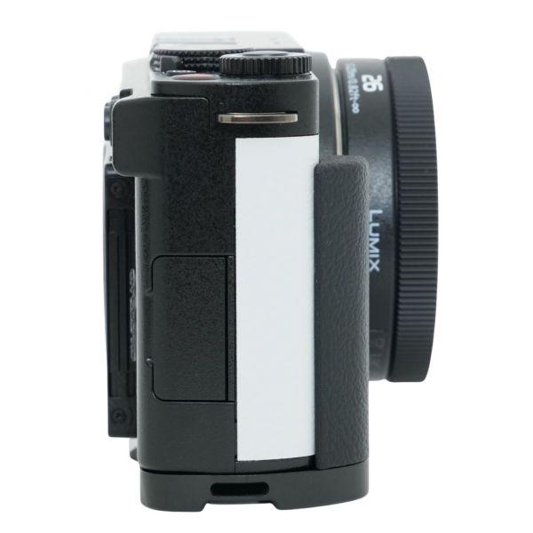 Panasonic Lumix DC-S9 smokey white + Lumix S 26mm/8 + Smallrig Handgriff Special Kit – Bild 5