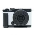 Panasonic Lumix DC-S9 smokey white + Lumix S 26mm/8 + Smallrig Handgriff Special Kit