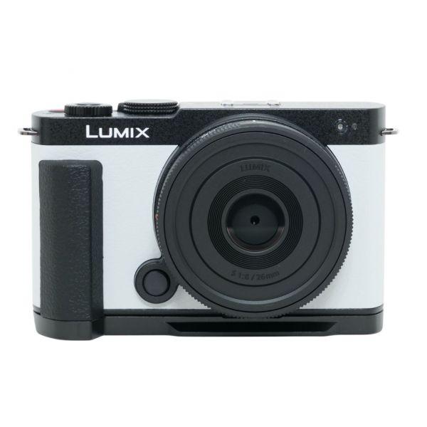 Panasonic Lumix DC-S9 smokey white + Lumix S 26mm/8 + Smallrig Handgriff Special Kit – Bild 4