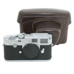 Leica M2 Gehäuse silber, Sn.960649, Button Rewind, Tasche