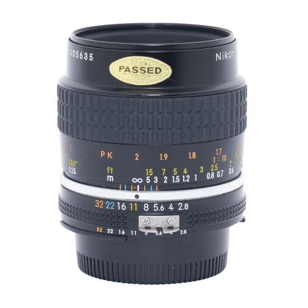 Nikon MF 55mm/2,8 (leichter Staub im Linsensystem, kein Einfluss auf Bildqualität)