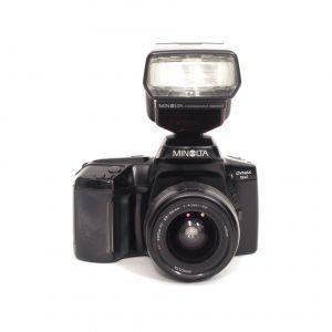 Minolta Dynax 5xi Gehäuse + AF 28-80mm/4-5,6 + Program 3200i Blitz, inkl. 20% MwSt.
