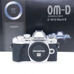 Olympus OM-D E-M10 Mark III Gehäuse, (4020 Auslösungen), silber, OVP