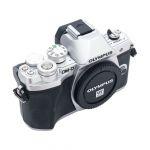 Olympus OM-D E-M10 Mark III Gehäuse, (4020 Auslösungen), silber, OVP