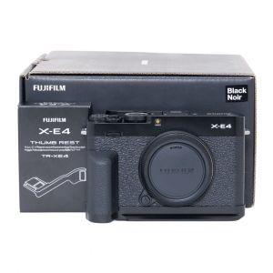 Fujifilm X-E4 Gehäuse, schwarz, OVP + MHG-XE4 Handgriff + TR-XE4 Daumenstütze schwarz, OVP, 6 Monate Garantie