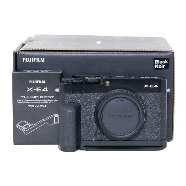 Fujifilm X-E4 Gehäuse, schwarz, OVP + MHG-XE4 Handgriff + TR-XE4 Daumenstütze schwarz, OVP, 6 Monate Garantie