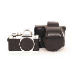 Olympus OM-D E-M 10 II Gehäuse (13691 Auslösungen), Ledertasche, 2. Akku