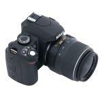 Nikon D40 Gehäuse (801 Auslösungen) mit Nikon AF-S 18-55mm/3,5-5,6 DX, G, ED, II, + 2. Akku